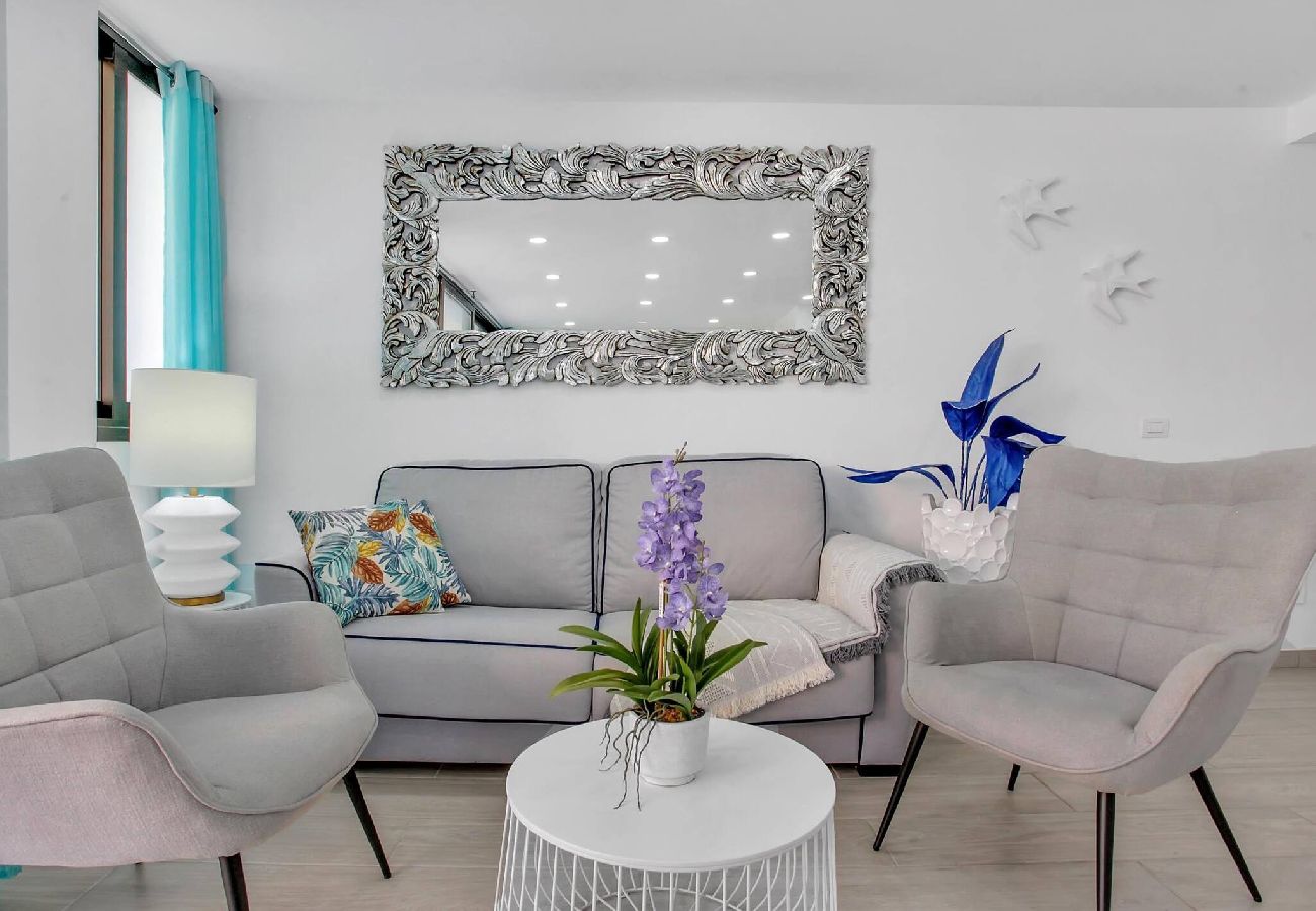 Appartamento a Playa de Las Americas - Charming Las Americas, Terrace, Fiber, Pool 