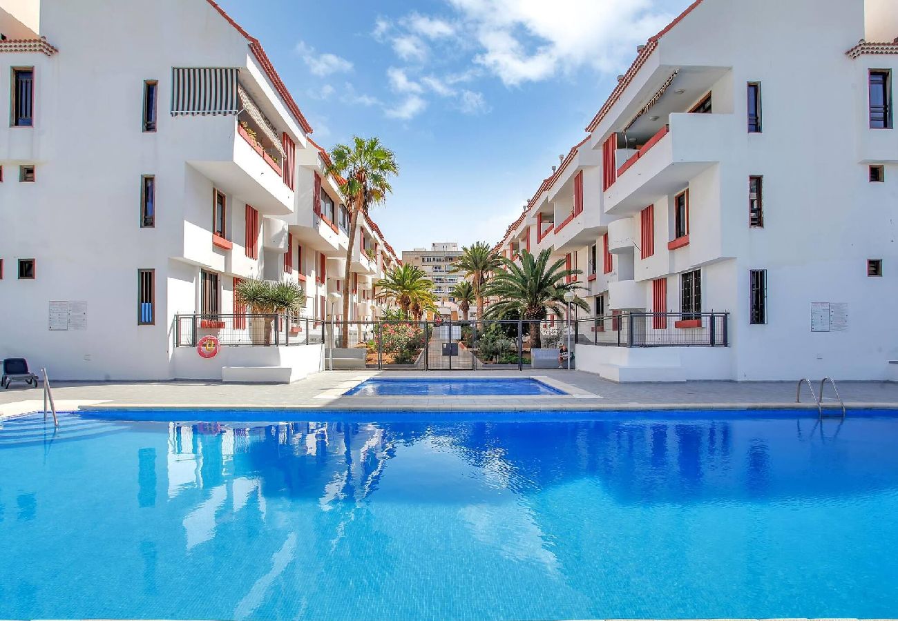 Appartamento a Playa de Las Americas - Charming Las Americas, Terrace, Fiber, Pool 