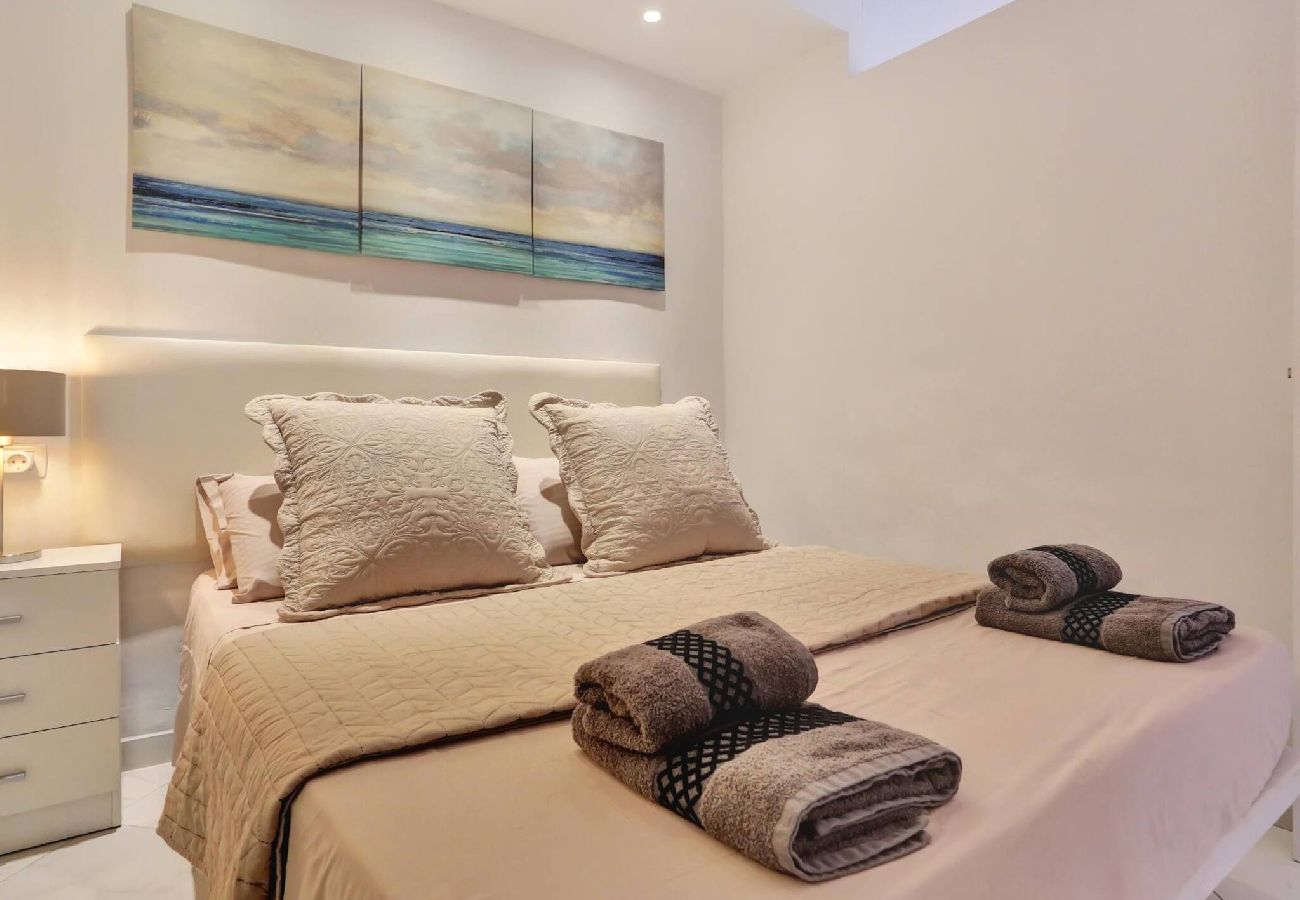 Appartamento a Los Cristianos - Sunny 1 bed, Los Cristianos,Heated Pool,Air Con 