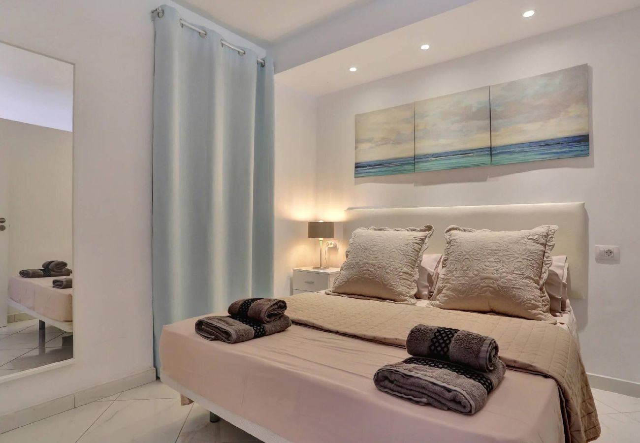 Appartamento a Los Cristianos - Sunny 1 bed, Los Cristianos,Heated Pool,Air Con 