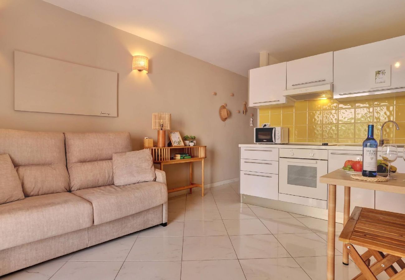Appartamento a Los Cristianos - Sunny 1 bed, Los Cristianos,Heated Pool,Air Con 