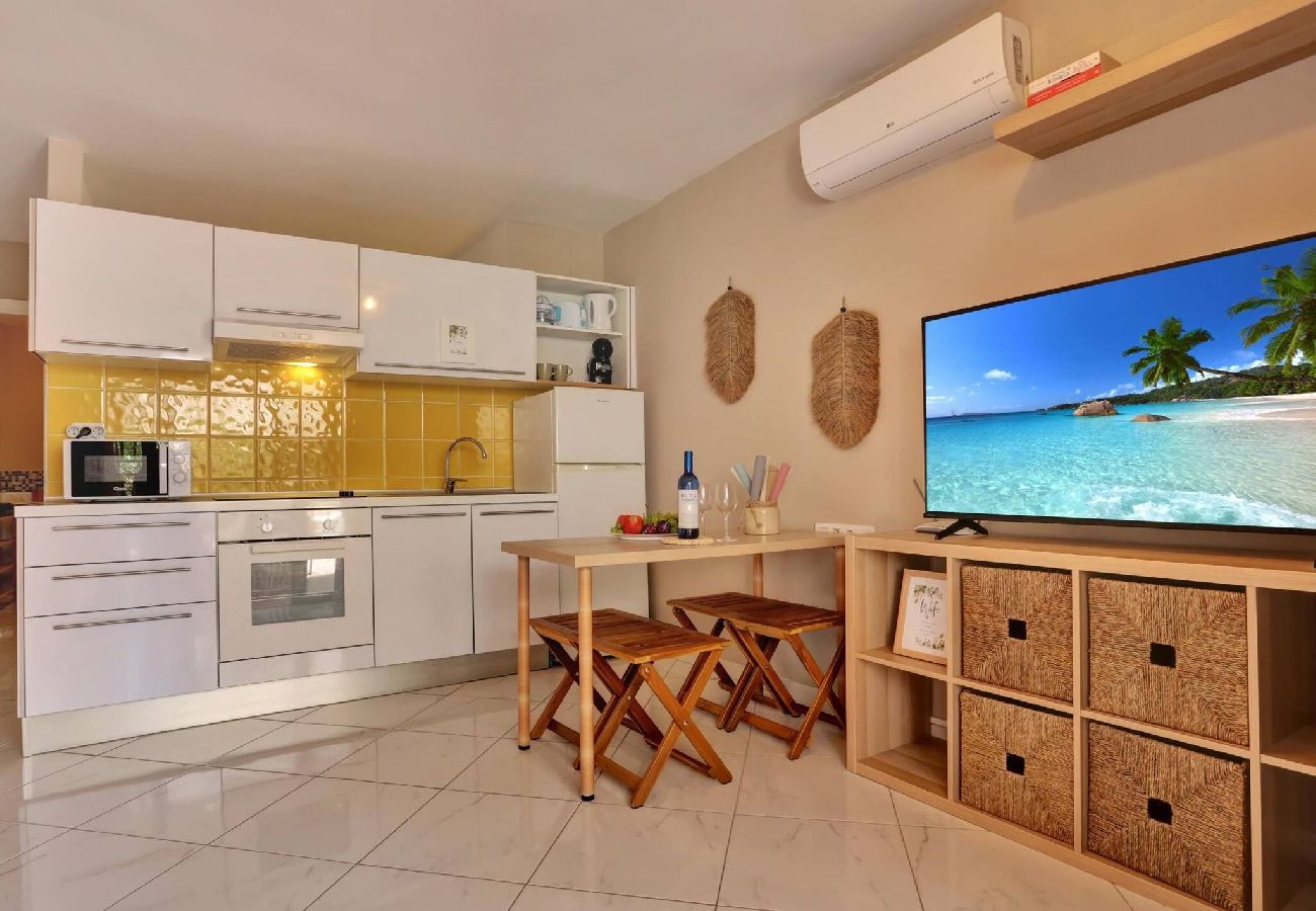 Appartamento a Los Cristianos - Sunny 1 bed, Los Cristianos,Heated Pool,Air Con 