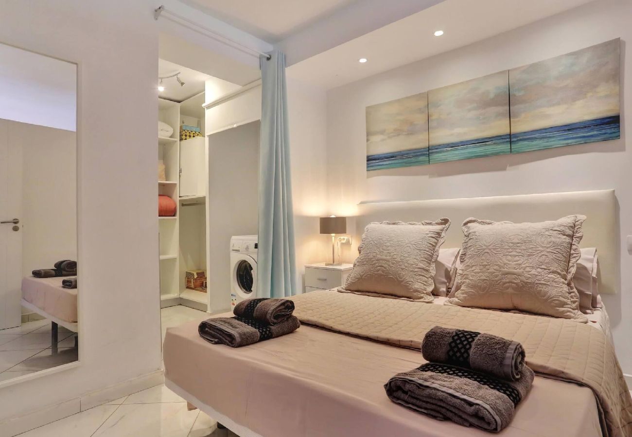 Appartamento a Los Cristianos - Sunny 1 bed, Los Cristianos,Heated Pool,Air Con 