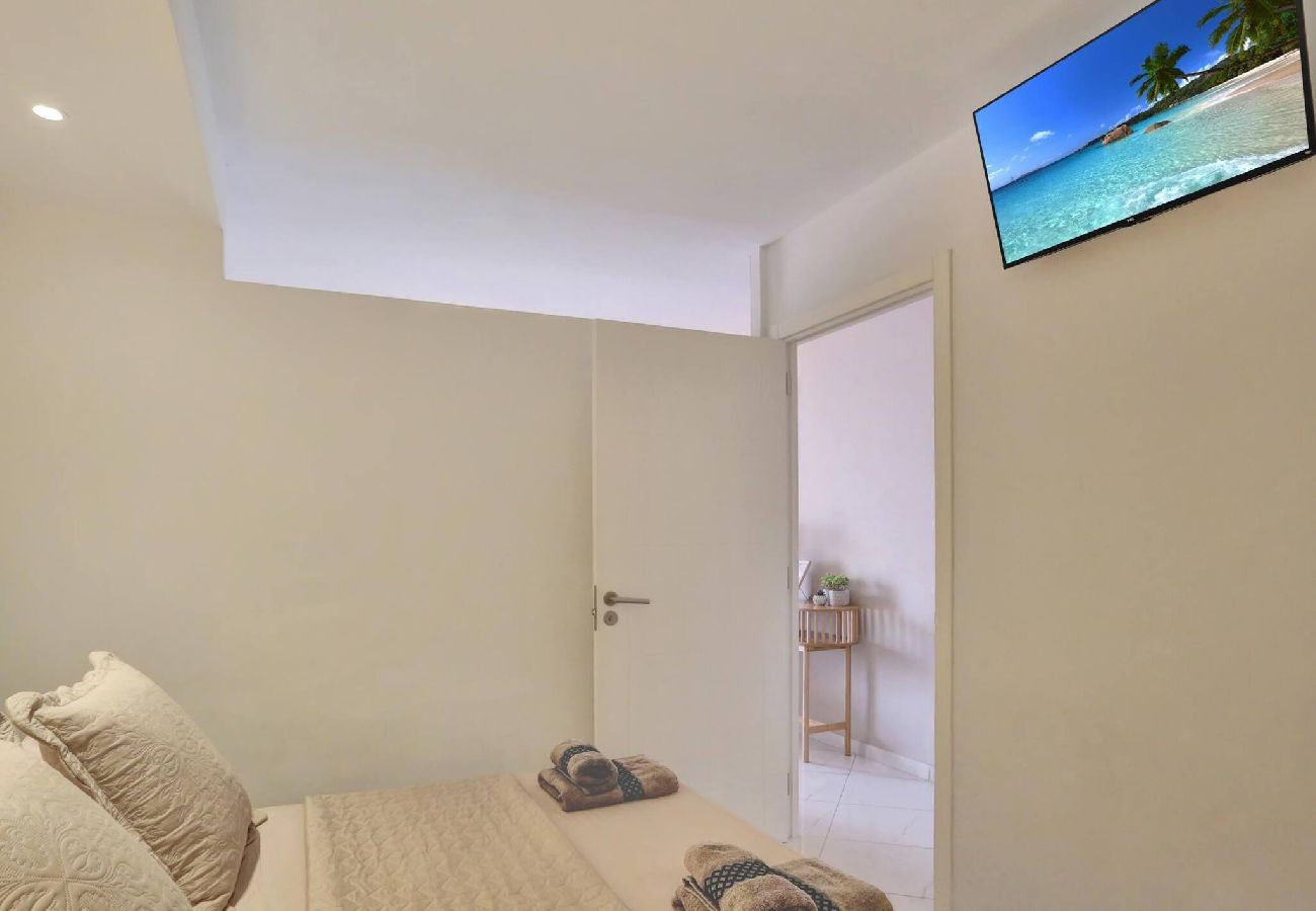 Appartamento a Los Cristianos - Sunny 1 bed, Los Cristianos,Heated Pool,Air Con 
