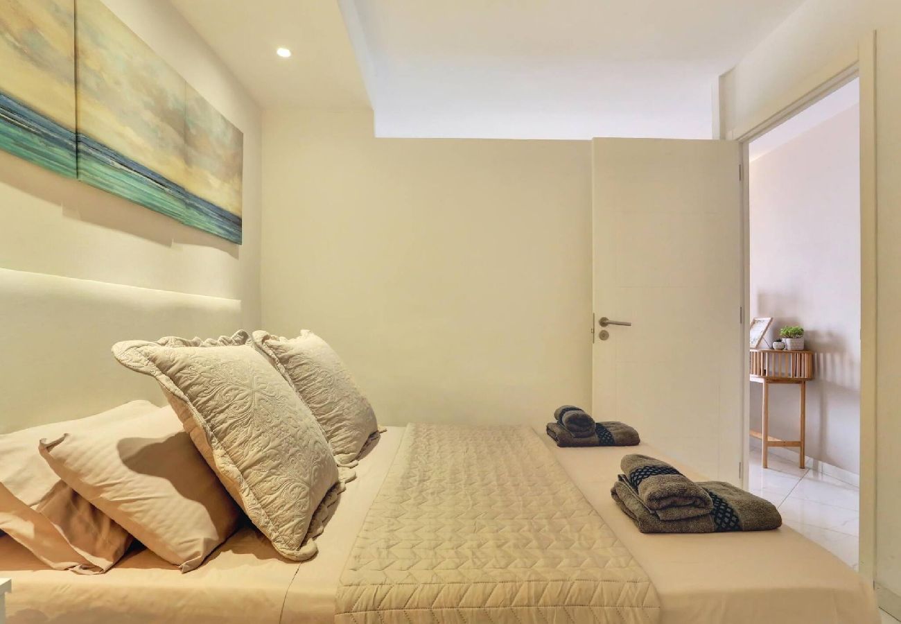 Appartamento a Los Cristianos - Sunny 1 bed, Los Cristianos,Heated Pool,Air Con 