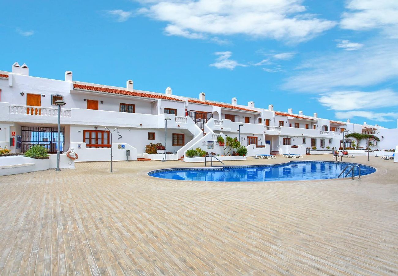 Appartamento a Los Cristianos - Sunny 1 bed, Los Cristianos,Heated Pool,Air Con 