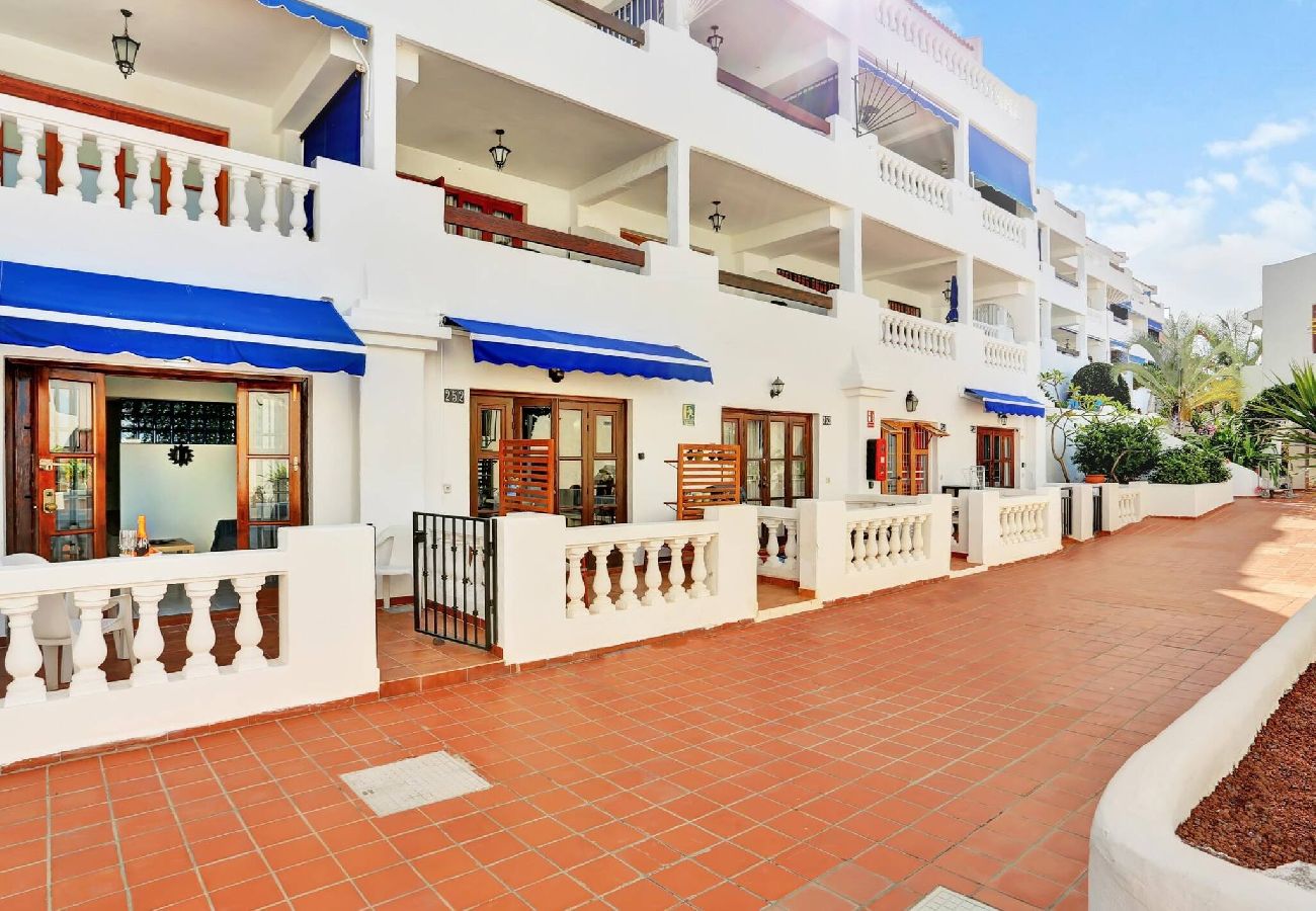 Appartamento a Los Cristianos - Sunny 1 bed, Los Cristianos,Heated Pool,Air Con 