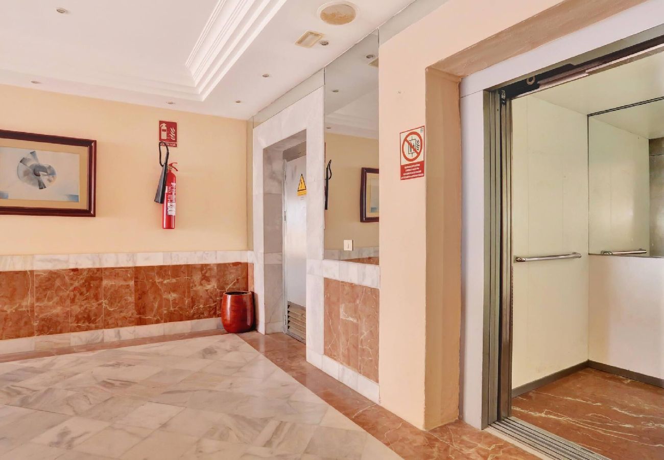 Appartamento a Acantilados de Los Gigantes - The Stone Apartment, Los Gigantes, Heated Pool