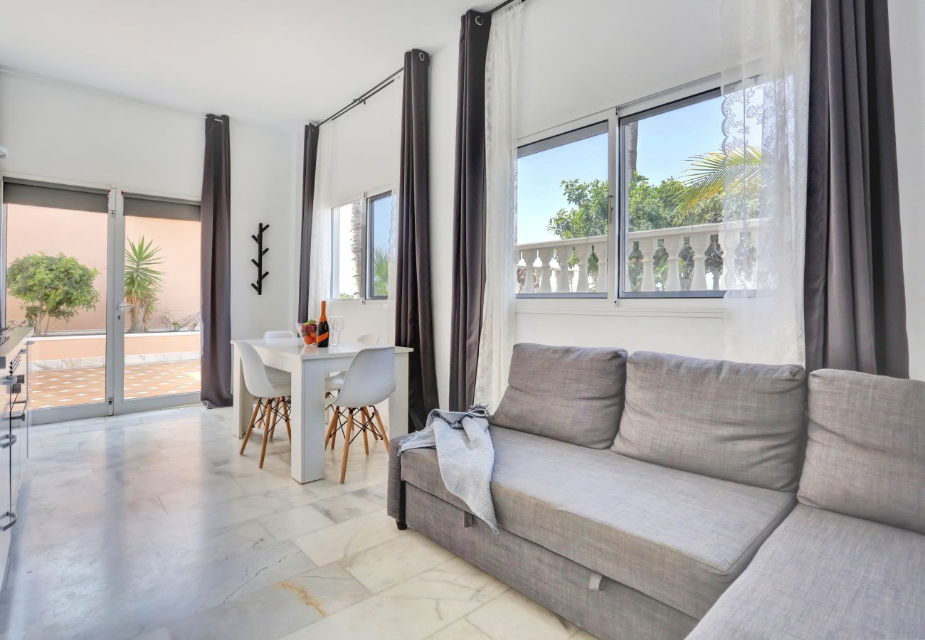 Appartamento a Acantilados de Los Gigantes - The Stone Apartment, Los Gigantes, Heated Pool