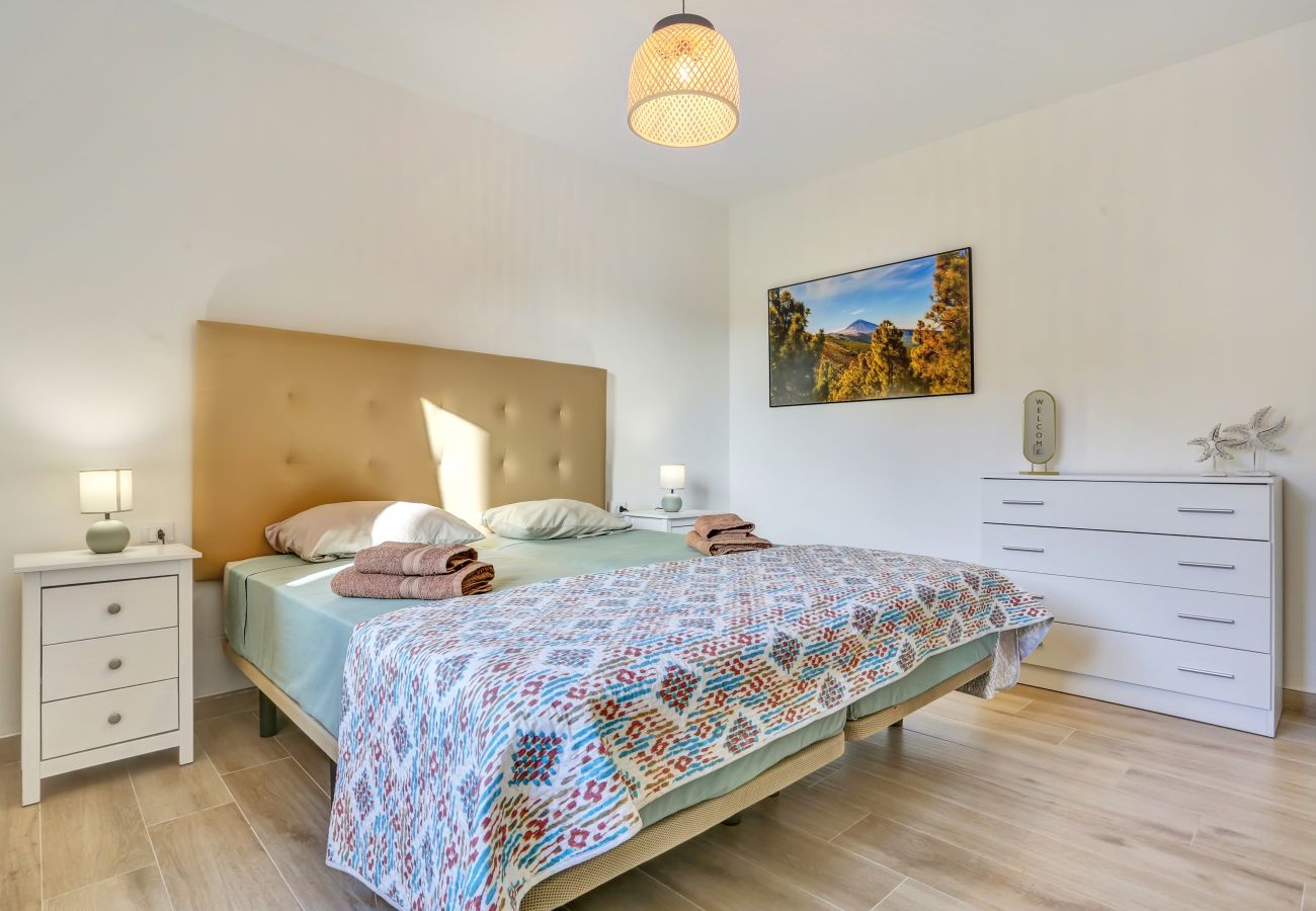 Appartamento a Arona - Atlantic Breeze, Terrace, Pool, Fast Wifi 