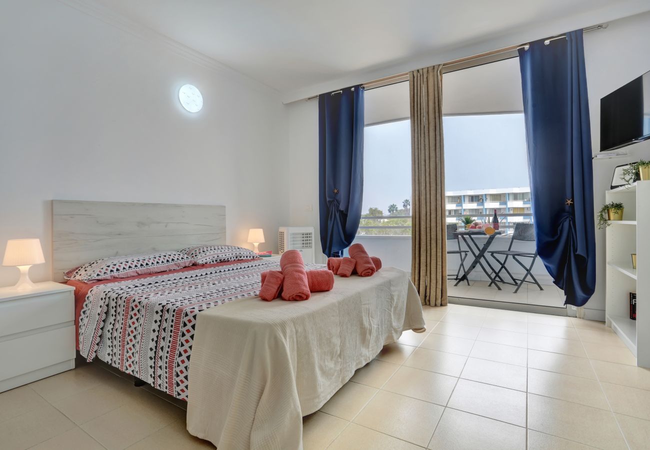 Studio a San Miguel de Abona - Top Floor Studio. Pools, Fast Internet, Parking